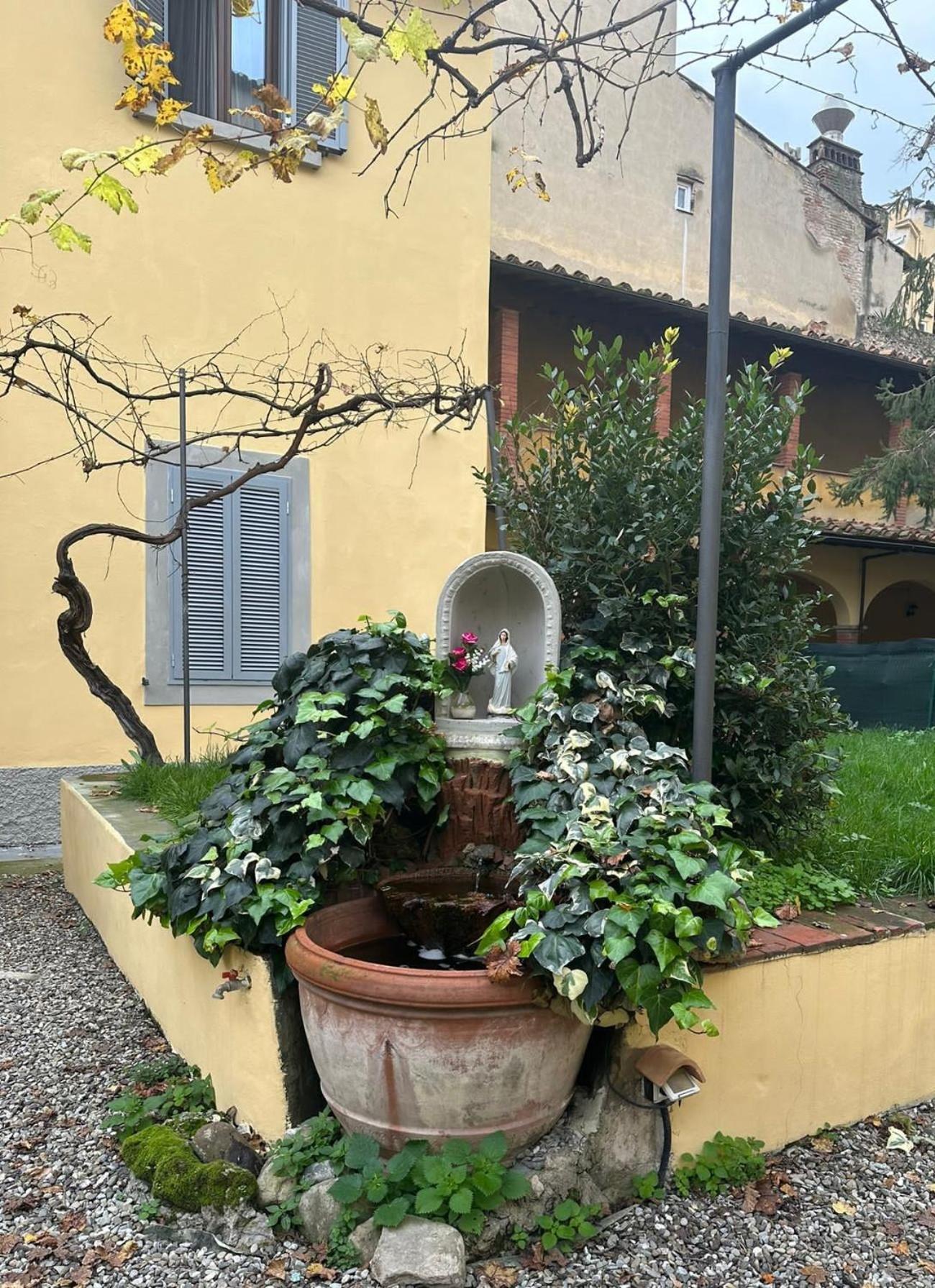 New Generation Hostel Florence Center Excellent Location The Right Alternative To Luxury Hotels A Few Steps From The Ponte Vecchio Surrounded By Restaurants And Clubs And Offers Opportunities For Shopping Free Wi-Fi Kitchen Garden Экстерьер фото