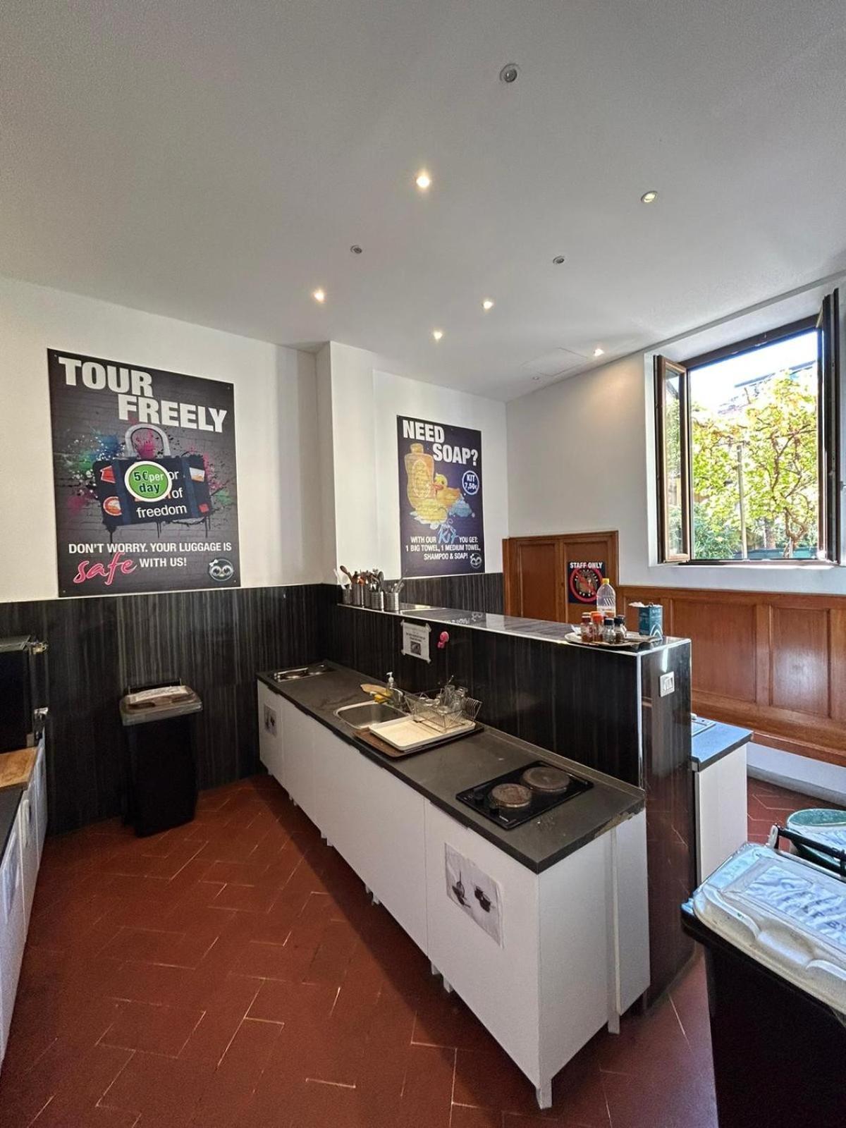 New Generation Hostel Florence Center Excellent Location The Right Alternative To Luxury Hotels A Few Steps From The Ponte Vecchio Surrounded By Restaurants And Clubs And Offers Opportunities For Shopping Free Wi-Fi Kitchen Garden Экстерьер фото