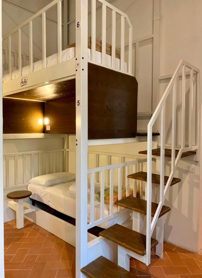 New Generation Hostel Флоренция Экстерьер фото